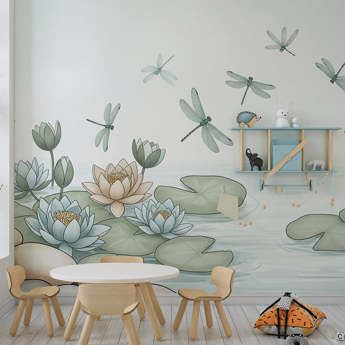Papier peint chambre bébé | Nénuphars et libellules dans un décor apaisant