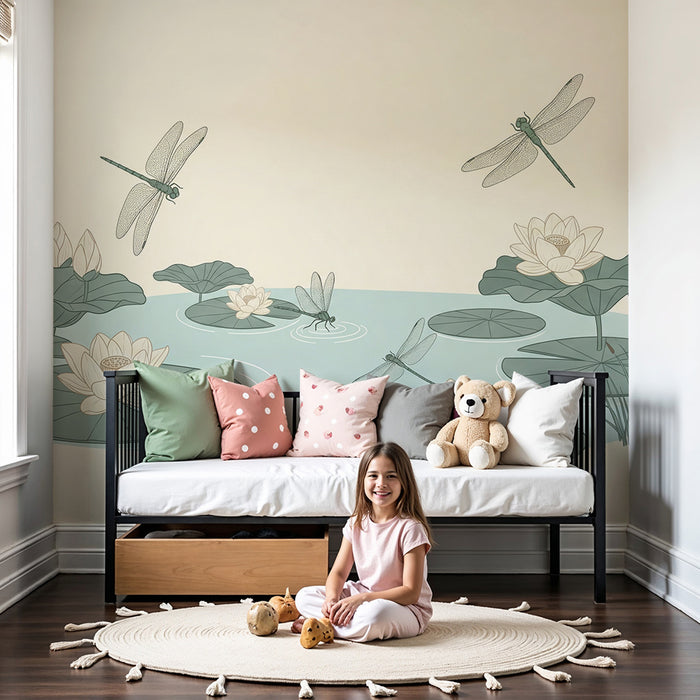 Papier peint chambre bébé | Nénuphars et libellules dans un décor aquatique apaisant