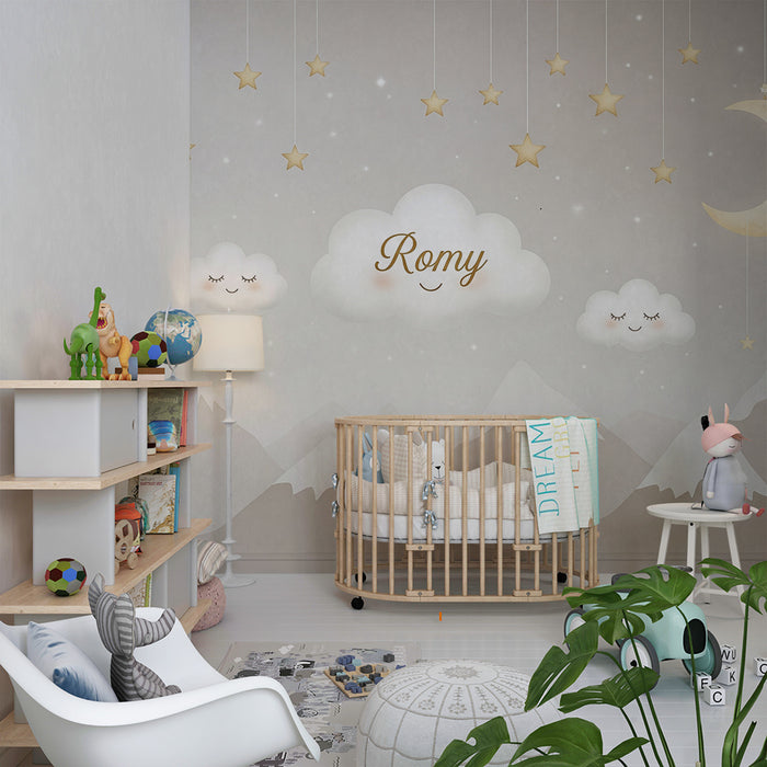 Babyzimmer Tapete | Sanfte Wolken und goldene Sterne in einem beruhigenden Himmel