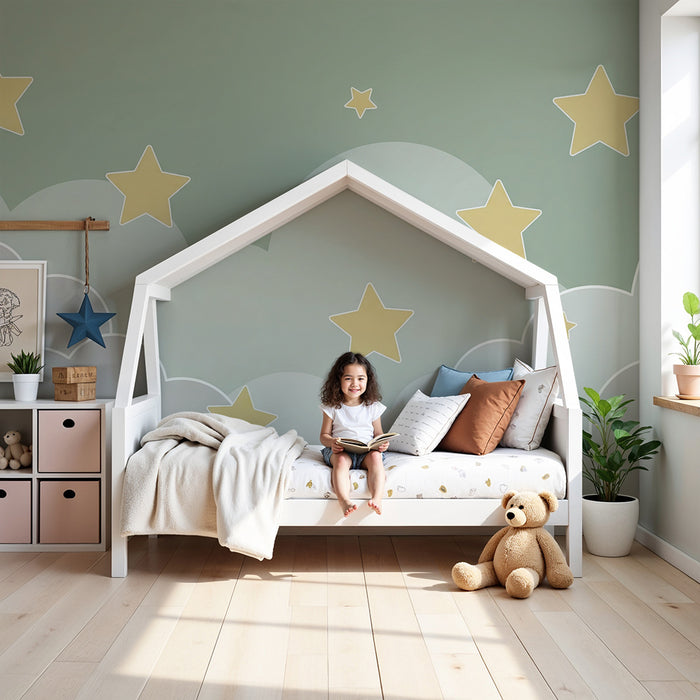 Papel de parede quarto bebê | Nuvens suaves e estrelas douradas em fundo pastel