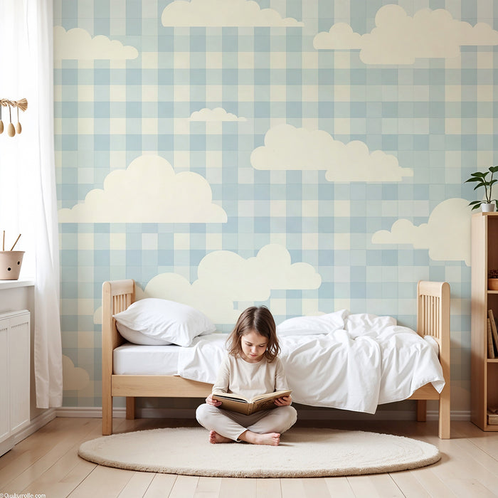 Behang babykamer | Zachte wolken op blauw vichy-achtergrond