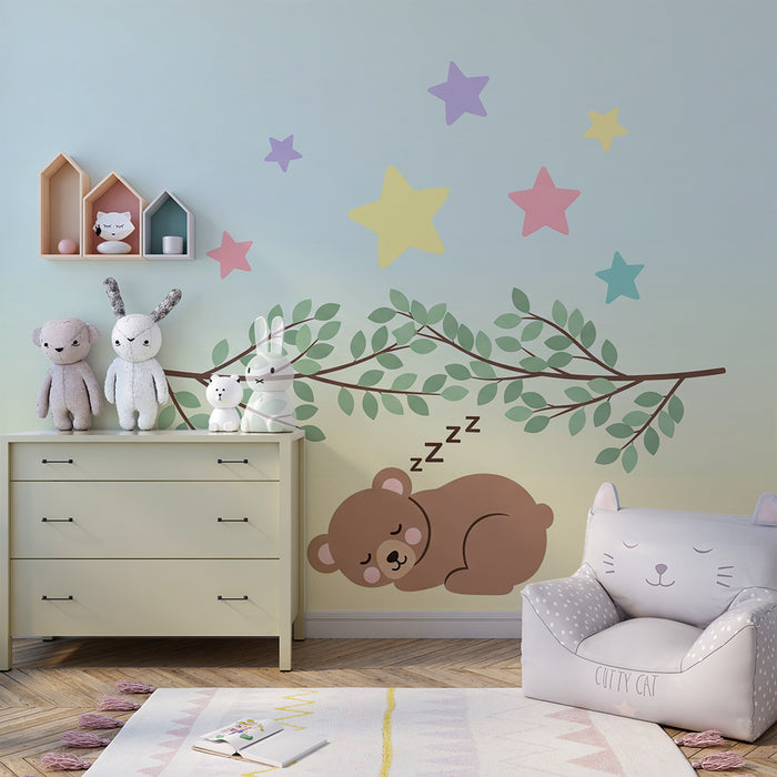 Papel pintado infantil | Osito dormido bajo un cielo estrellado pastel