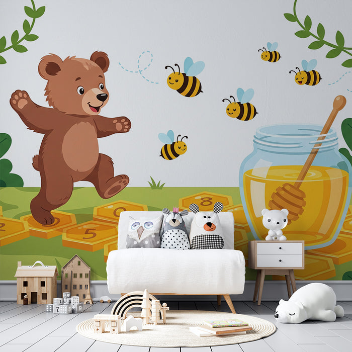 Papier peint chambre bébé | Ourson joyeux et abeilles dans un jardin fleuri