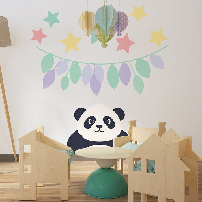 Babyzimmer Tapete | Niedlicher Panda mit pastellfarbenen Sternen und zartem Laubwerk