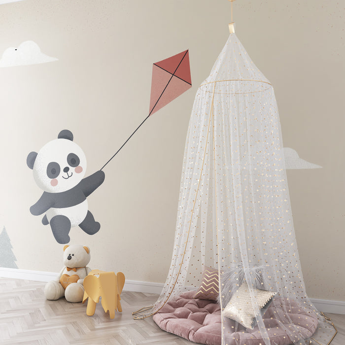 Babyzimmer Tapete | Niedlicher Panda mit einem Drachen in einem sanften Himmel