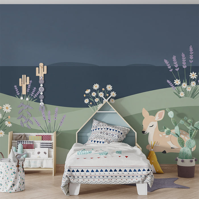 Barntapet | Liten sömnig rådjur vid vattnet med delikata blommor