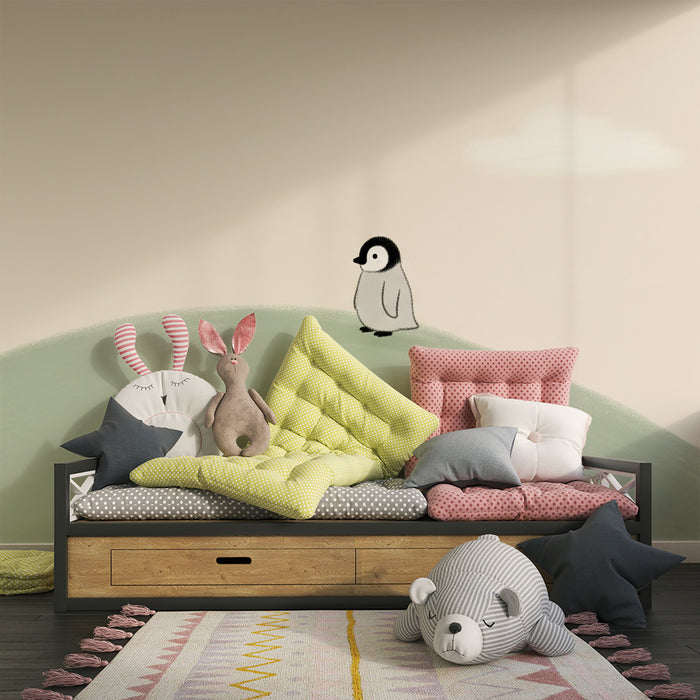 Papel pintado infantil | Pequeño pingüino en una suave colina