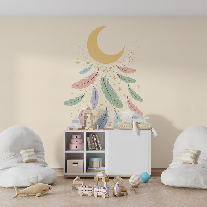 Papel de parede quarto bebê | Penas delicadas e lua dourada em fundo suave