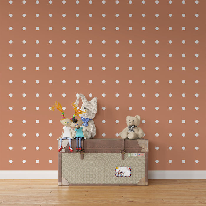 Babykamer behang | Witte lineaire stippen op terracotta achtergrond