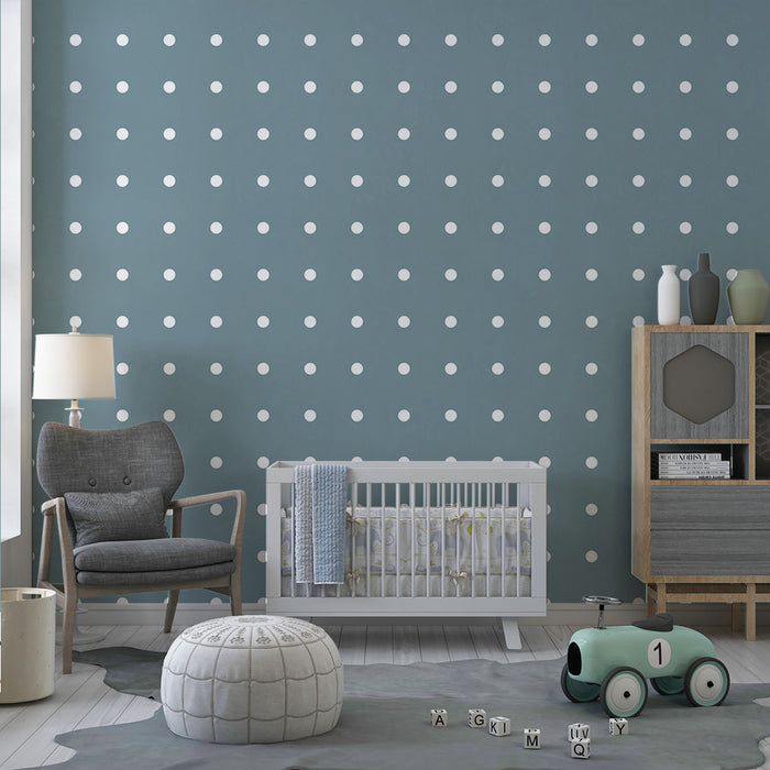 Papel de parede para quarto de bebé | Bolinhas brancas sobre fundo azul sereno