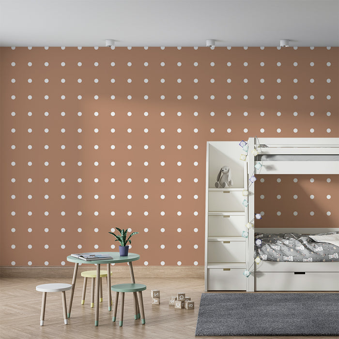 Papel de parede para quarto de bebé | Bolinhas brancas sobre fundo terracota suave