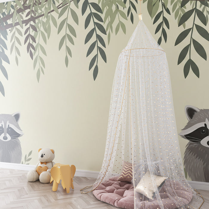 Papel de parede quarto bebê | Sladak rakun ispod umirujućeg lišća