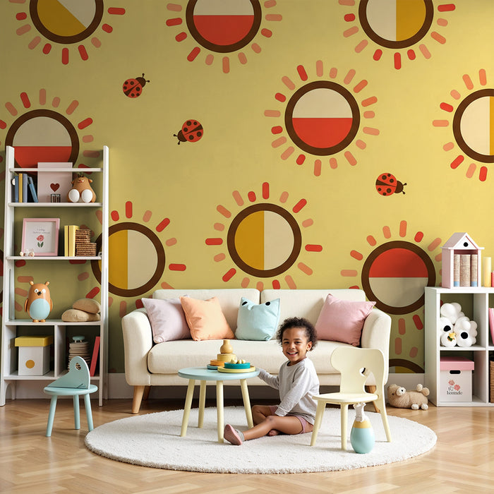 Papel pintado para habitación infantil | Rayos de sol y mariquitas sobre fondo amarillo