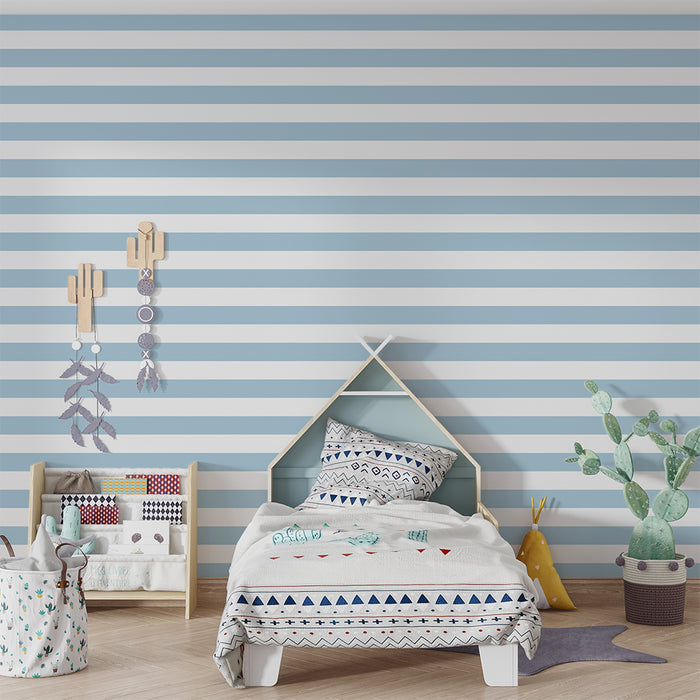 Papier peint chambre bébé | Rayures bleu clair et blanc pour une ambiance douce