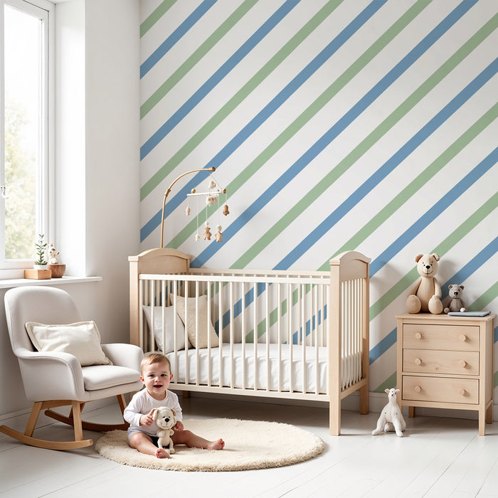 Papier peint chambre bébé | Rayures diagonales en bleu et vert doux