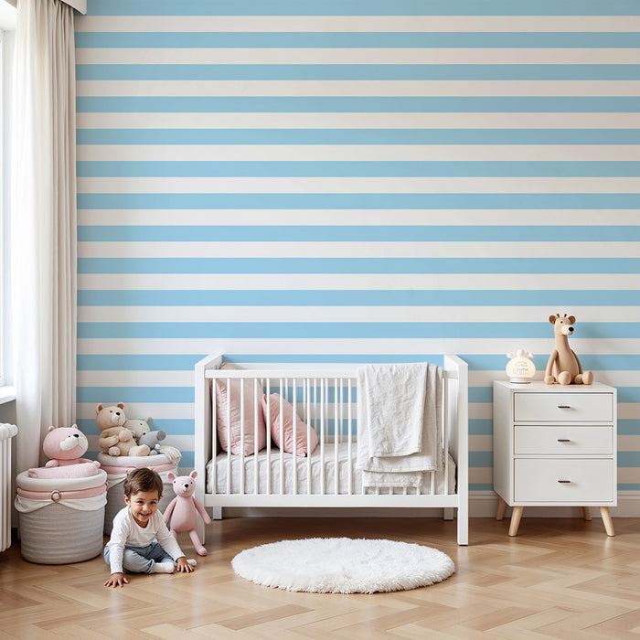 Papel de parede para quarto de bebé | Listras suaves azul-céu e branco para um ambiente tranquilo