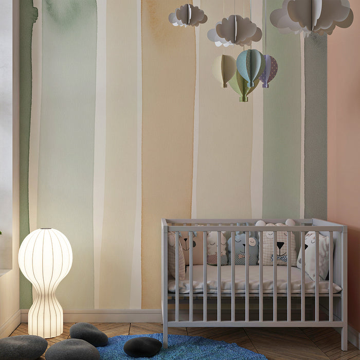 Børneværelse tapet | Bløde vandfarve striber i beroligende toner