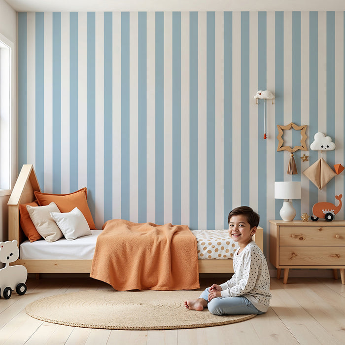Papier peint chambre bébé | Rayures douces en bleu clair et blanc