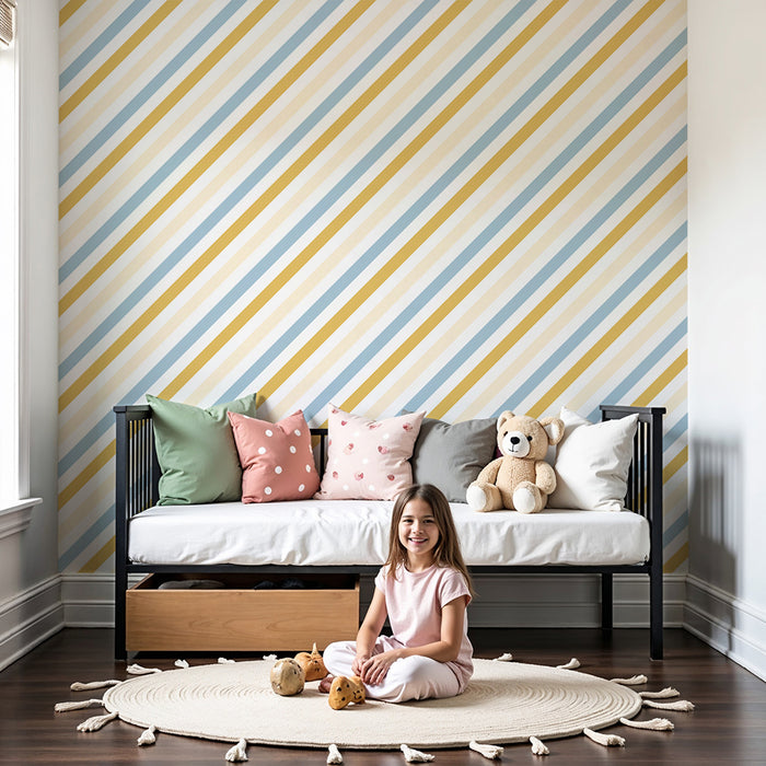 Papier peint chambre bébé | Rayures douces en bleu et jaune sur fond crème