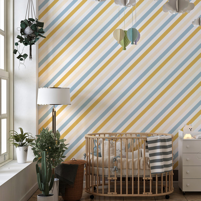 Papier peint chambre bébé | Rayures douces en bleu et jaune sur fond crème