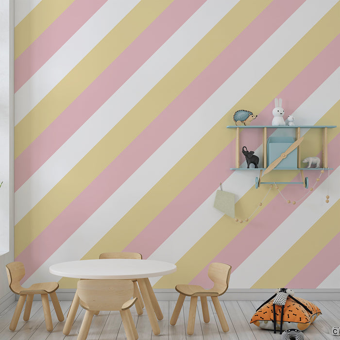 Papier peint chambre bébé | Rayures douces en jaune pastel et rose