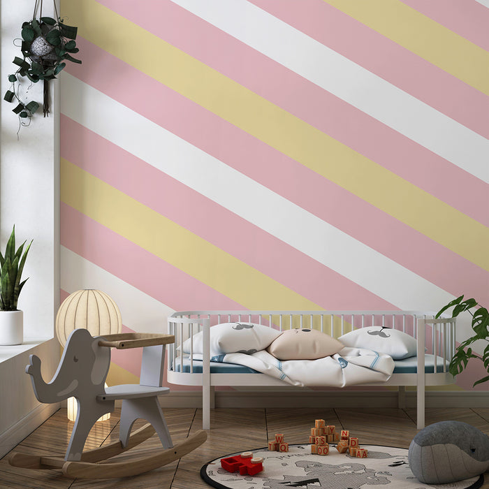 Papier peint chambre bébé | Rayures douces en rose et jaune pastel