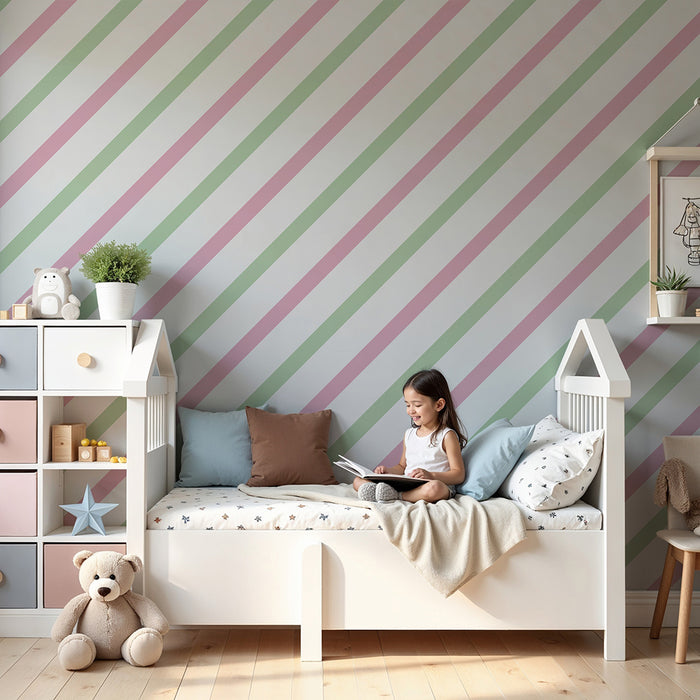 Papier peint chambre bébé | Rayures douces en rose et vert pastel