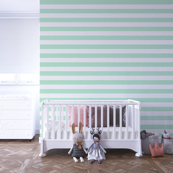 Papier peint chambre bébé | Rayures douces vertes et blanches pour une ambiance apaisante