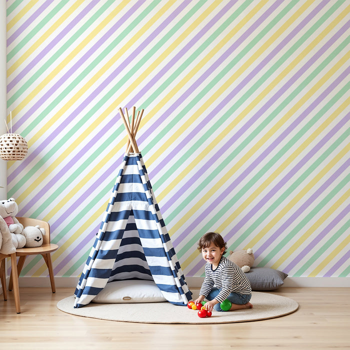 Papier peint chambre bébé | Rayures pastel douces en diagonale