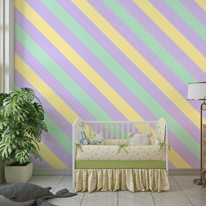 Papier peint chambre bébé | Rayures pastel en violet, vert et jaune