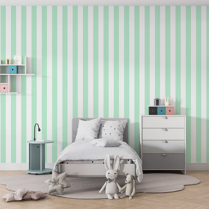 Papier peint chambre bébé | Rayures verticales douces en vert menthe