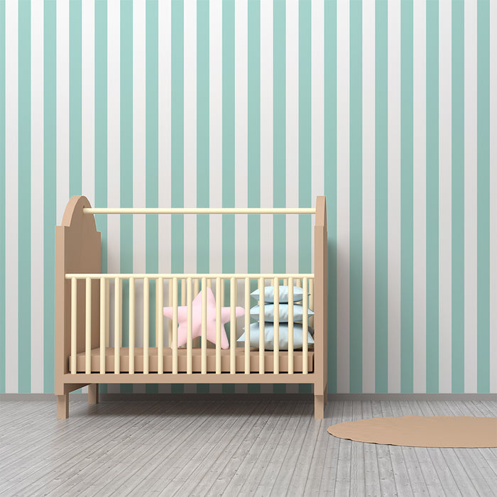 Papier peint chambre bébé | Rayures verticales en vert menthe doux