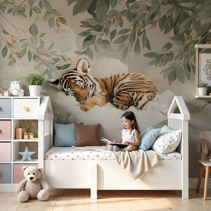 Papier peint chambre bébé | Tigre endormi parmi les nuages et feuillage délicat