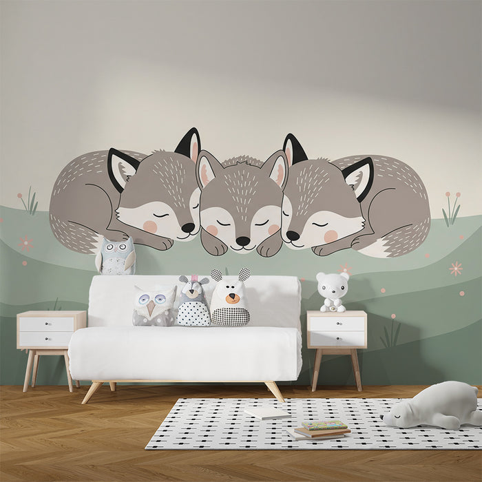 Papier peint chambre bébé | Trois renardeaux endormis sur un lit de verdure