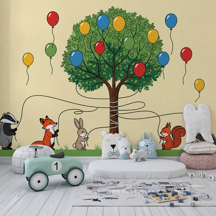 Dětské tapety do pokojíčku | Lesní zvířátka s barevnými balónky kolem stromu