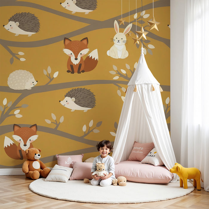 Papier peint chambre enfant | Animaux de la forêt sur des branches avec un fond doré