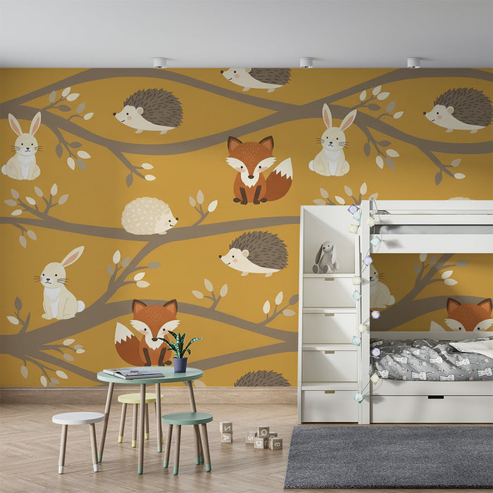 Papier peint chambre enfant | Animaux de la forêt sur des branches avec un fond doré