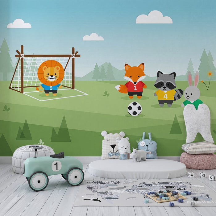 Papel de parede para quarto de criança | Animais a jogar futebol num relvado verde