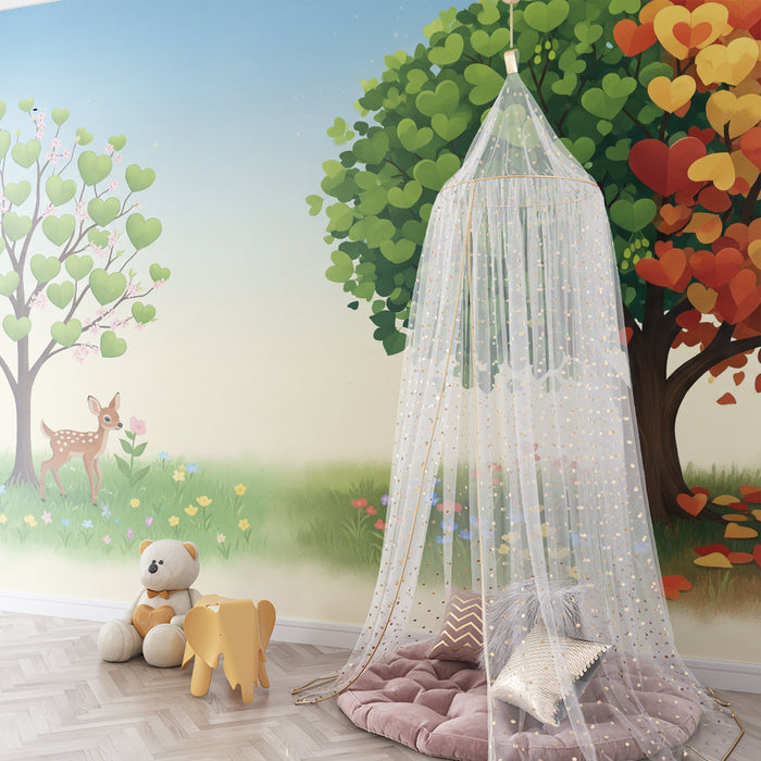 Kinderzimmer Tapete | Bäume mit herzförmigen Blättern und sanfte Fauna