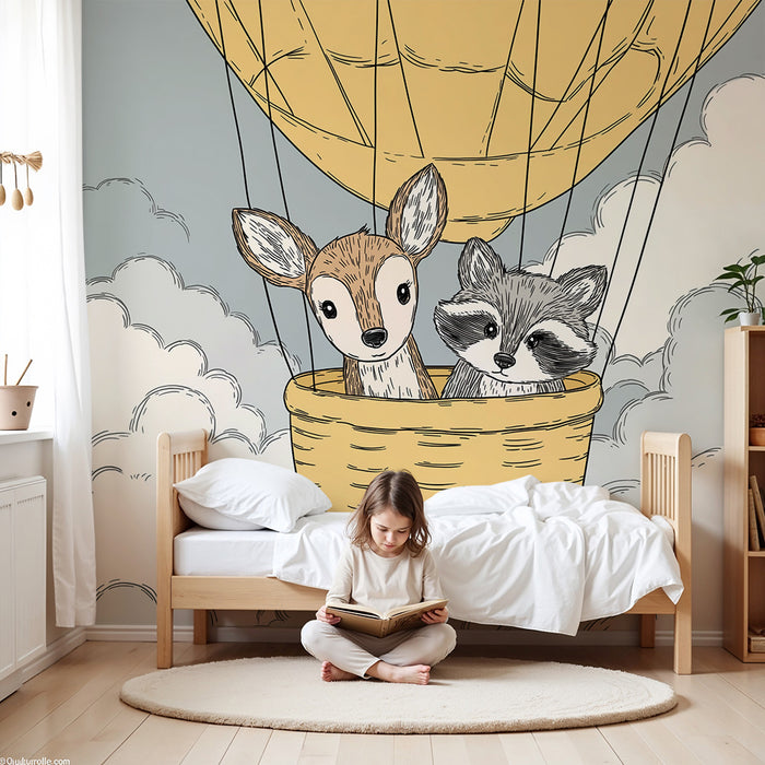 Carta da parati bambini | Avventura in mongolfiera con un cucciolo di cervo e un procione