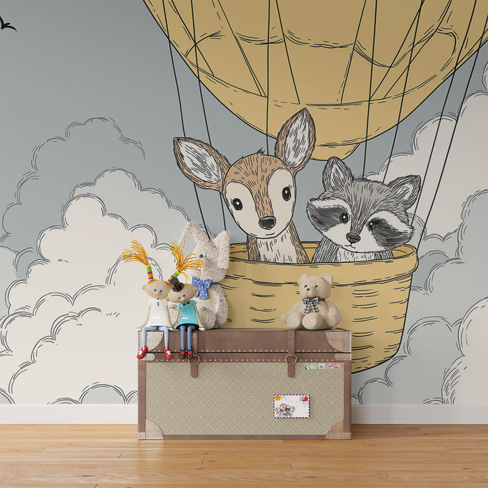 Carta da parati bambini | Avventura in mongolfiera con un cucciolo di cervo e un procione