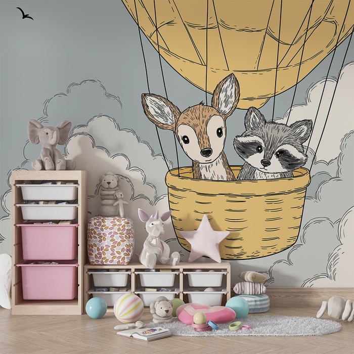 Carta da parati bambini | Avventura in mongolfiera con un cucciolo di cervo e un procione