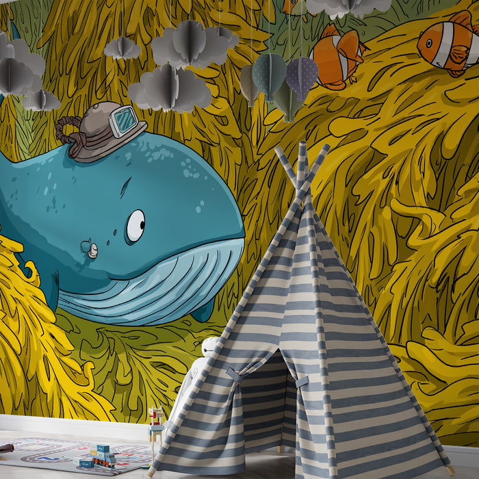 Papel de parede infantil | Baleia curiosa e peixes-palhaço num mar de algas douradas