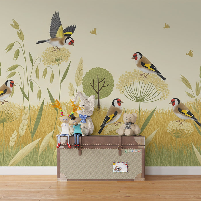 Papel pintado infantil | Jilgueros en un campo dorado con árboles y flores