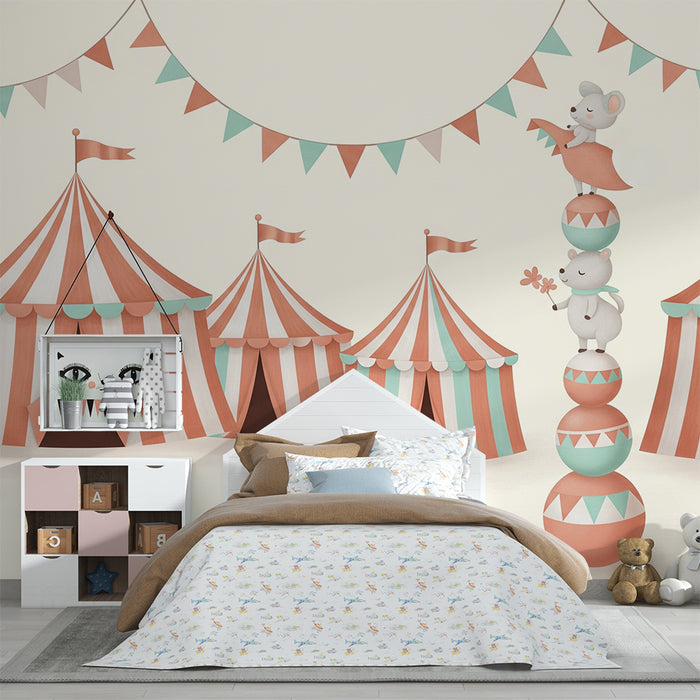Papel de parede infantil | Circo alegre com ratinhos acrobatas e tendas coloridas
