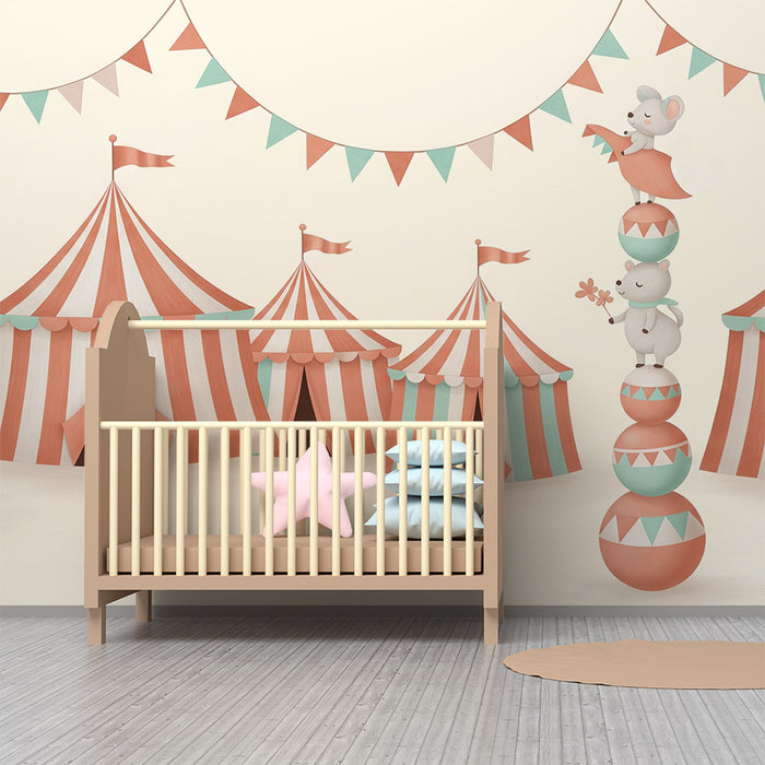 Papel de parede infantil | Circo alegre com ratinhos acrobatas e tendas coloridas