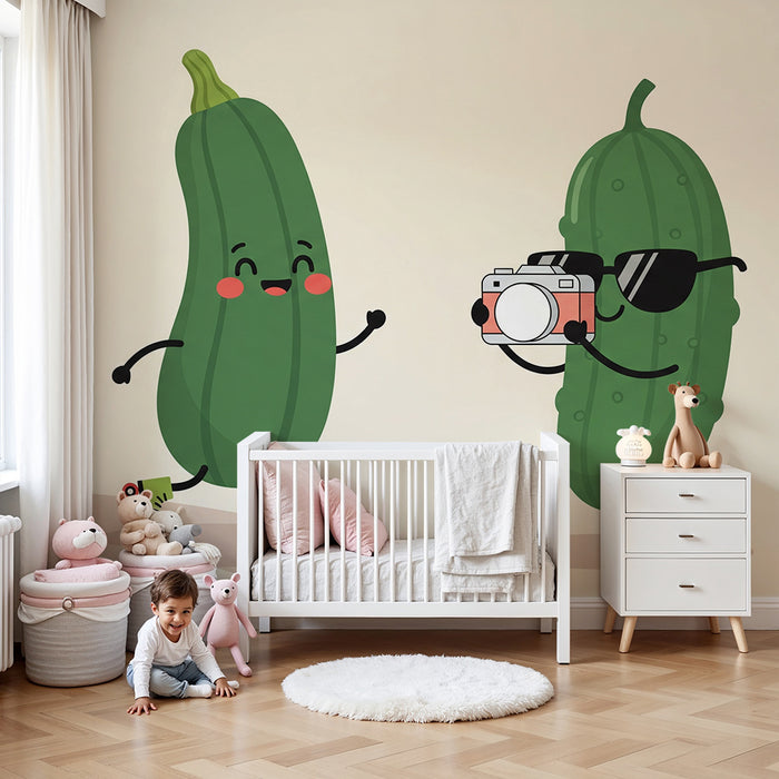 Behang voor kinderkamer | Grappige rolschaatsende courgettes en fotograaf