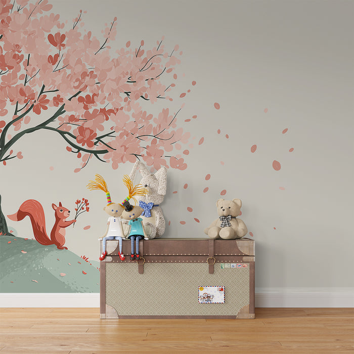 Kinderzimmer Tapete | Fröhliches Eichhörnchen unter blühender Kirschbaum