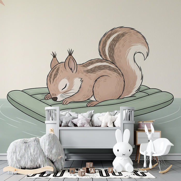Papel de parede criança | Esquilo descansando em um colchão flutuante