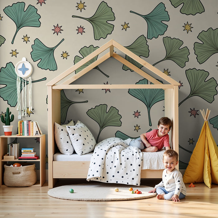 Behang kinderkamer | Gekleurde ginkgoblaadjes en sterren op zachte achtergrond